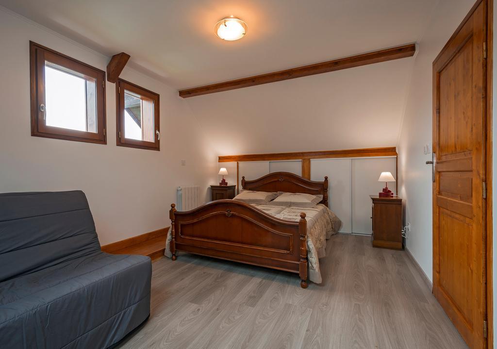 Bed and Breakfast Le Carnival Laval  Екстер'єр фото