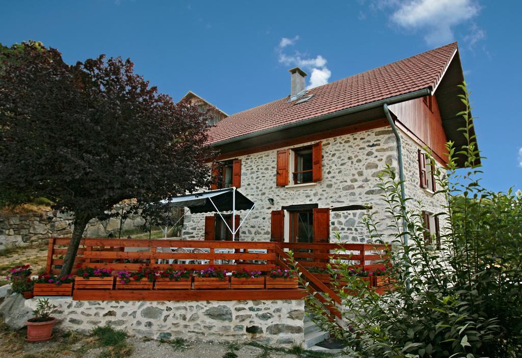 Bed and Breakfast Le Carnival Laval  Екстер'єр фото